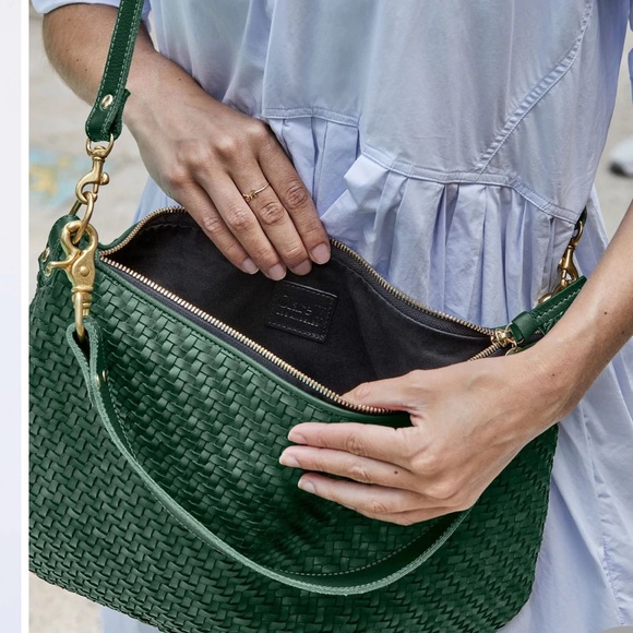 Clare V Handbags - NWT Clare V. Moyen Messenger